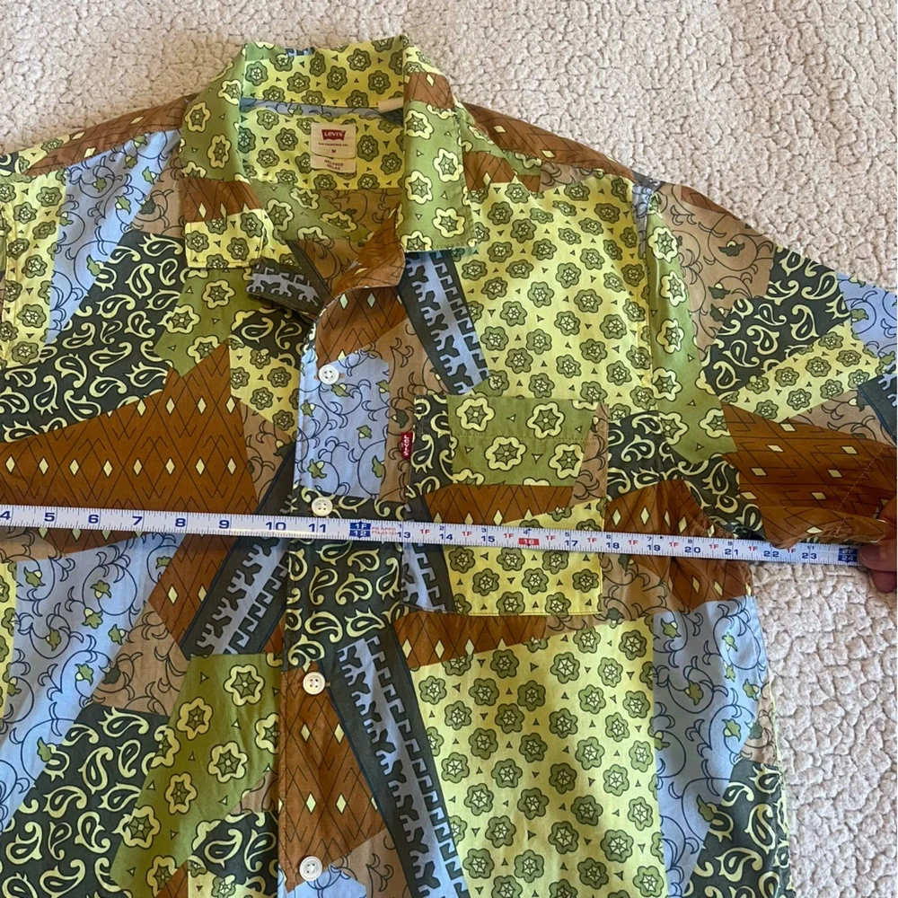 Levi’s‎ Relaxed Fit Men’s Camp Shirt Colorful Patchwork Design Medium